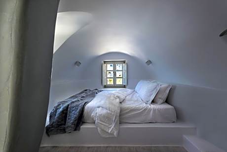 Junior Suite with Jacuzzi and Sunset View