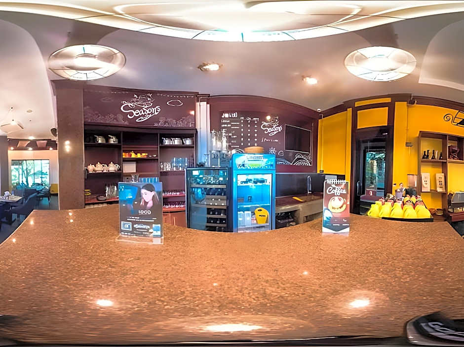 Seasons Riverside Hotel