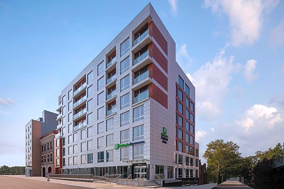 Holiday Inn Express & Suites Woodside LaGuardia Airport By IHG