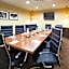 Holiday Inn Express Hotel & Suites Rogers By IHG