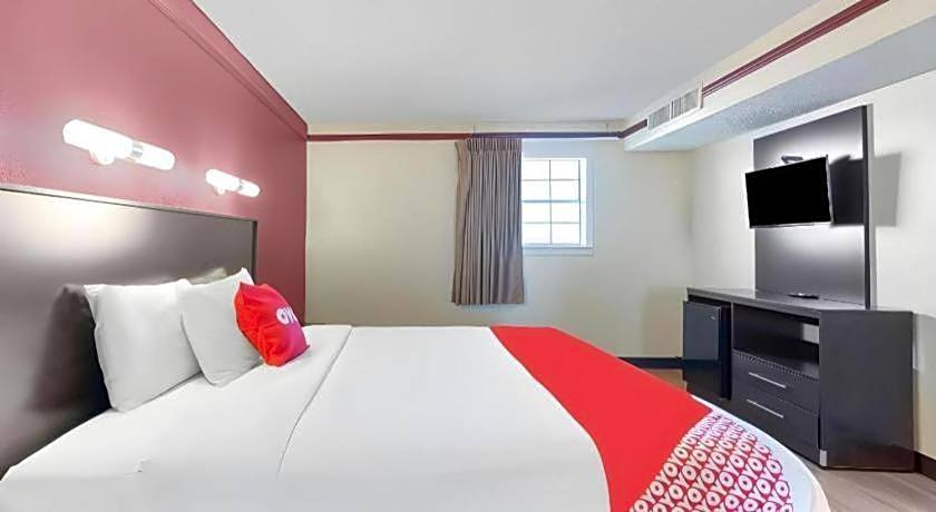 OYO Hotel Tulsa N Sheridan Rd & Airport