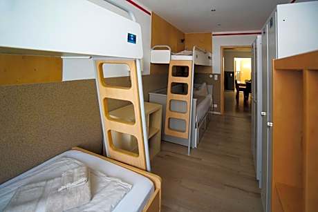 Mixed Dormitory Room