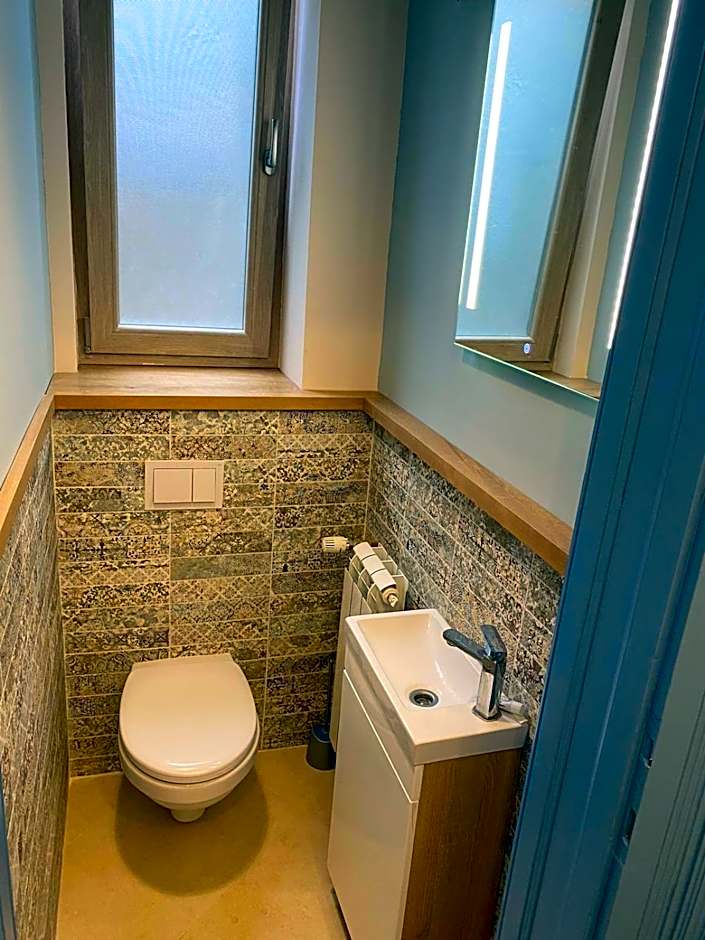 VISAJ Deluxe Downtown