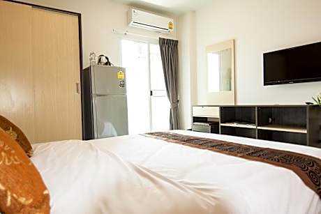 Standard - 1 Bed Queen Non-Smoking