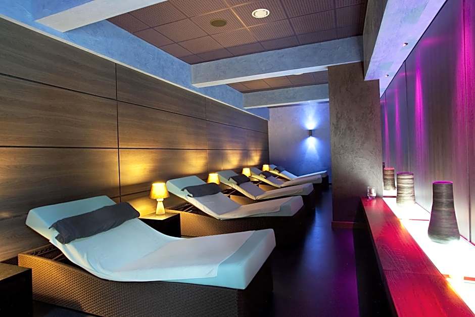 Mahogany Hotel Residence & Spa