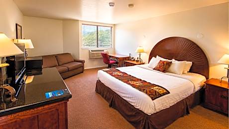 Deluxe King Room - Non-Smoking