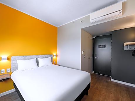 This spacious superior room comes with 1 double bed