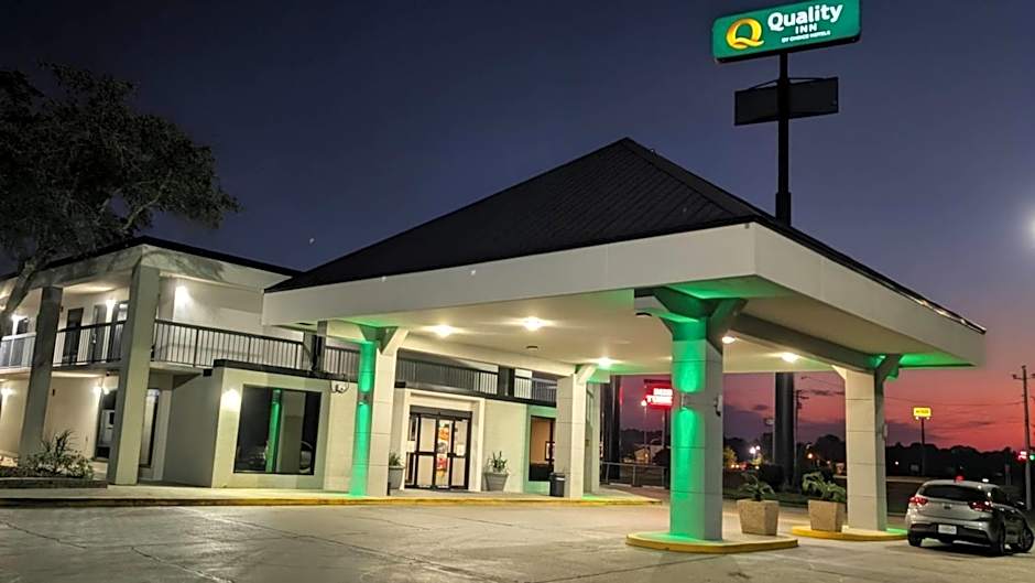 Photo 1 of 38 of Quality Inn Moss Point - Pascagoula