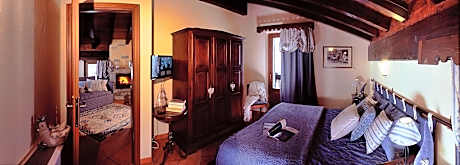 Deluxe Suite with Spa Bath