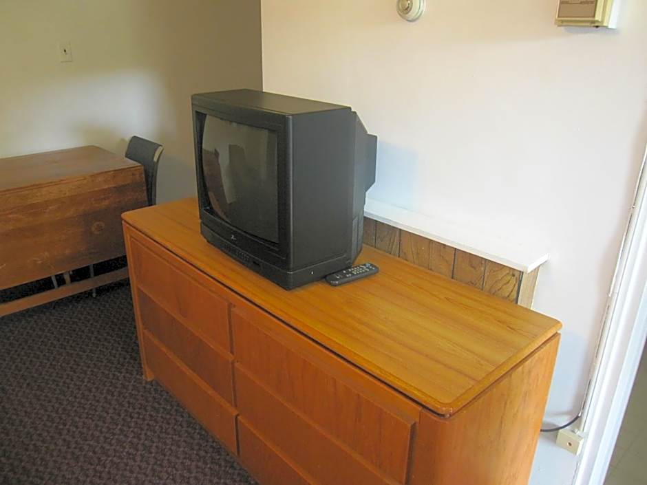 Pinecrest Motel