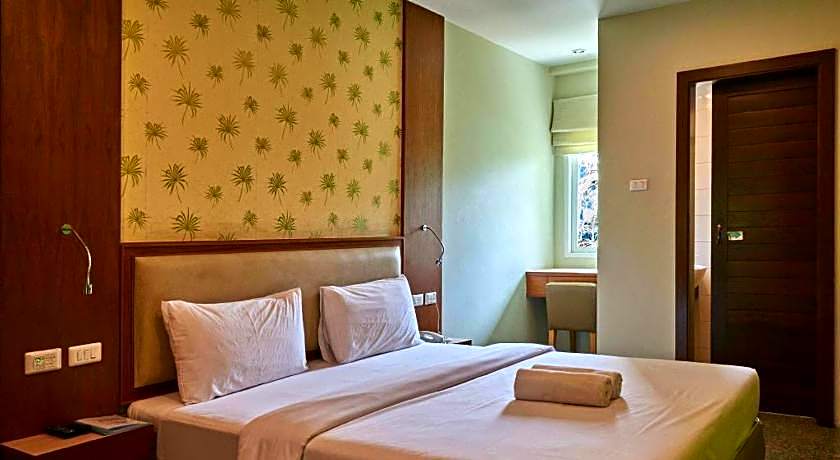 Phuket Ecozy Hotel