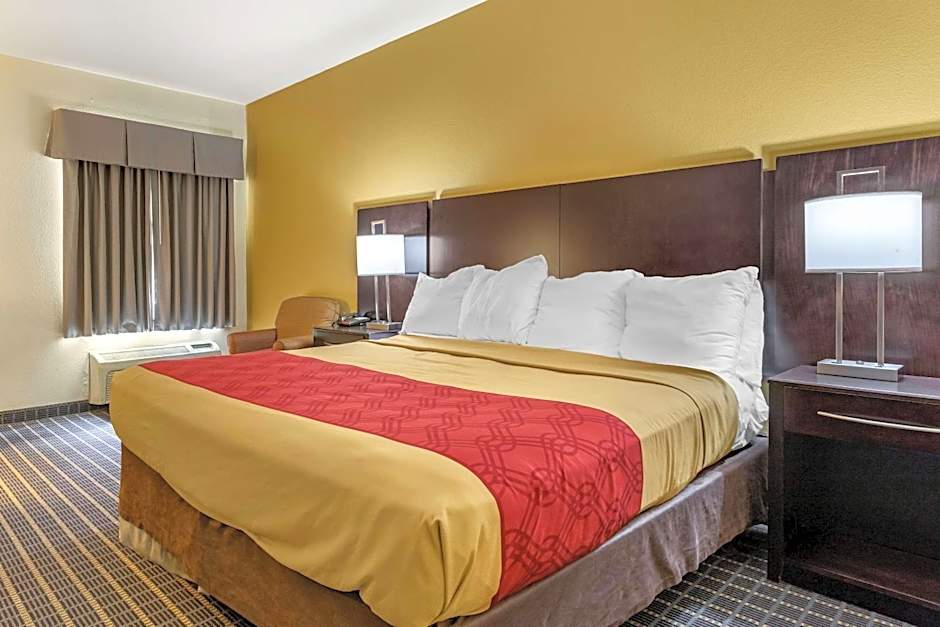 Econo Lodge Brunswick Travel Center