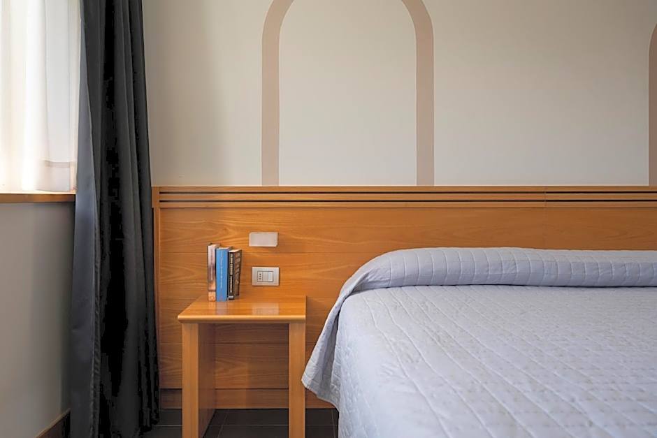 Photo 1 of 4 of Double Room