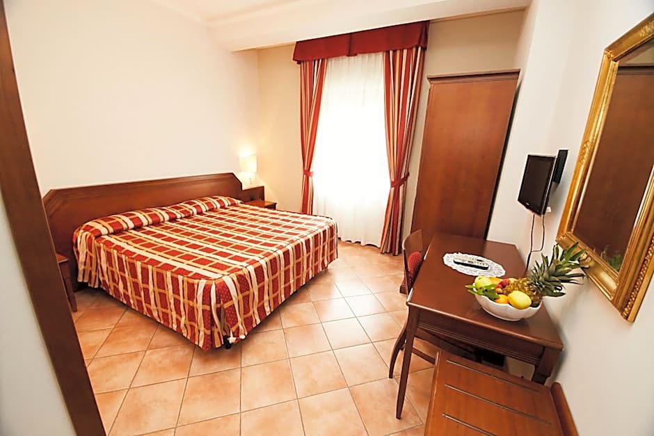 HOTEL VULCI