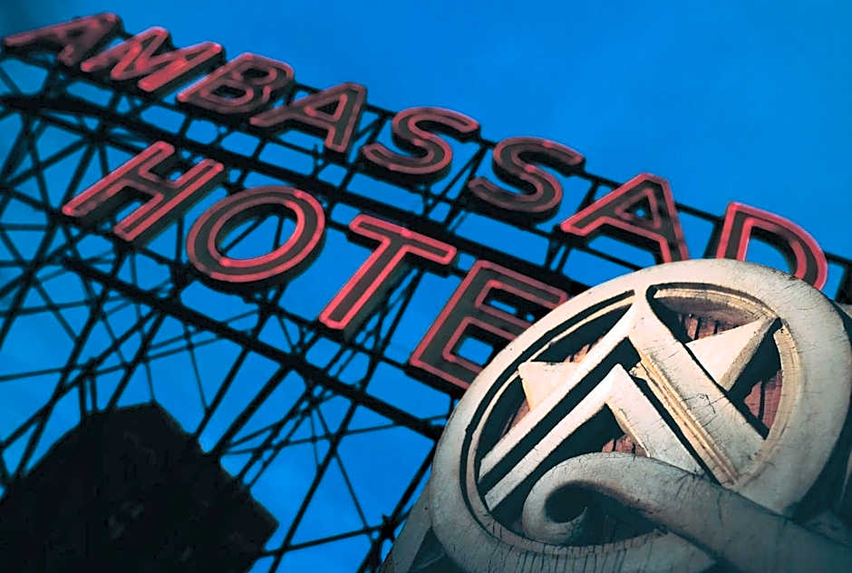 Ambassador Hotel Milwaukee, Trademark Collection by Wyndham