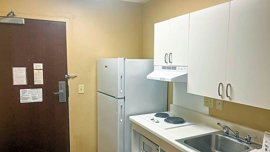 Studio 6 Chantilly VA Washington Dulles Airport