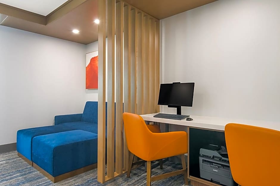 Holiday Inn Express And Suites Springdale Fayetteville Area By IHG
