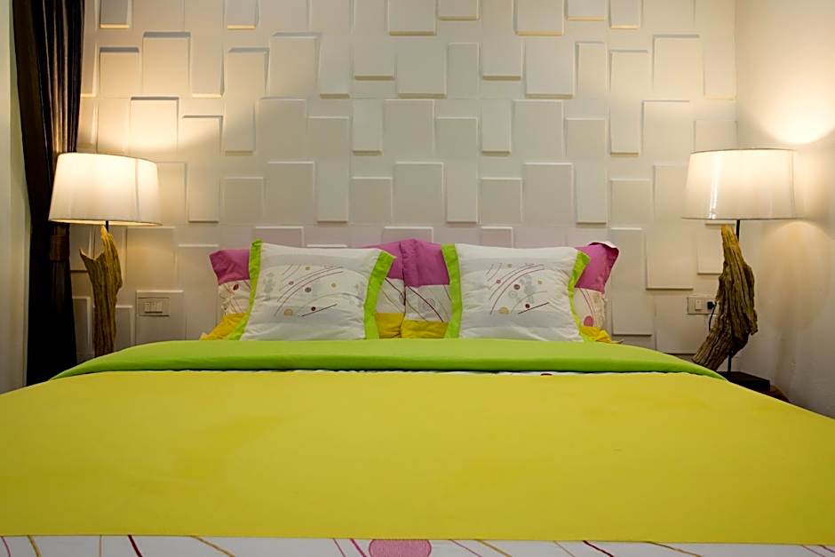 Nine Plus Loft (Guest House)