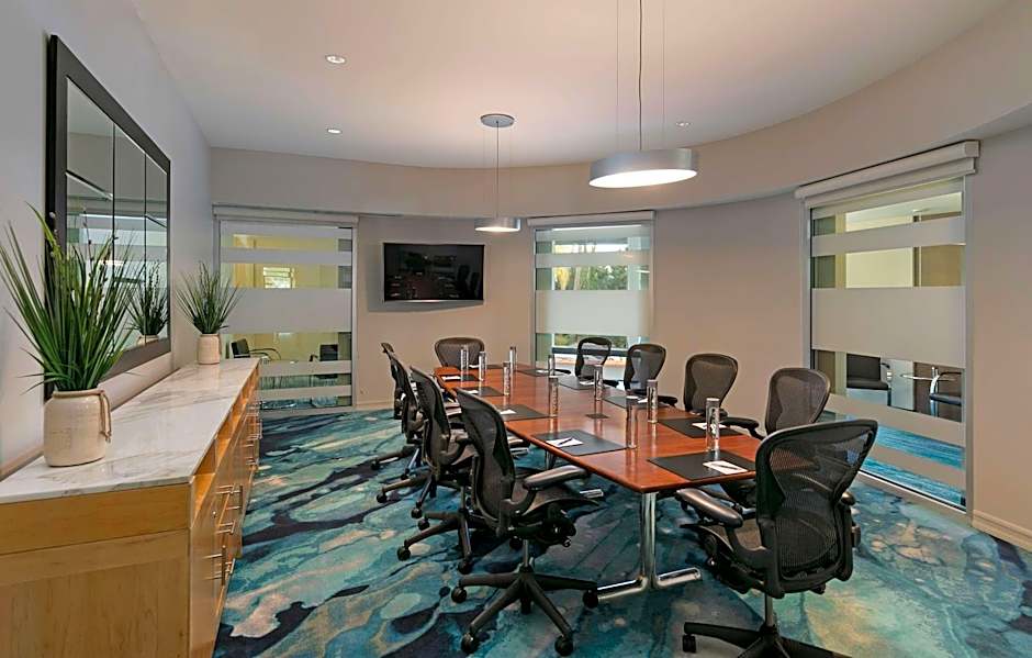 The Belamar Hotel Manhattan Beach, Tapestry Collection by Hilton