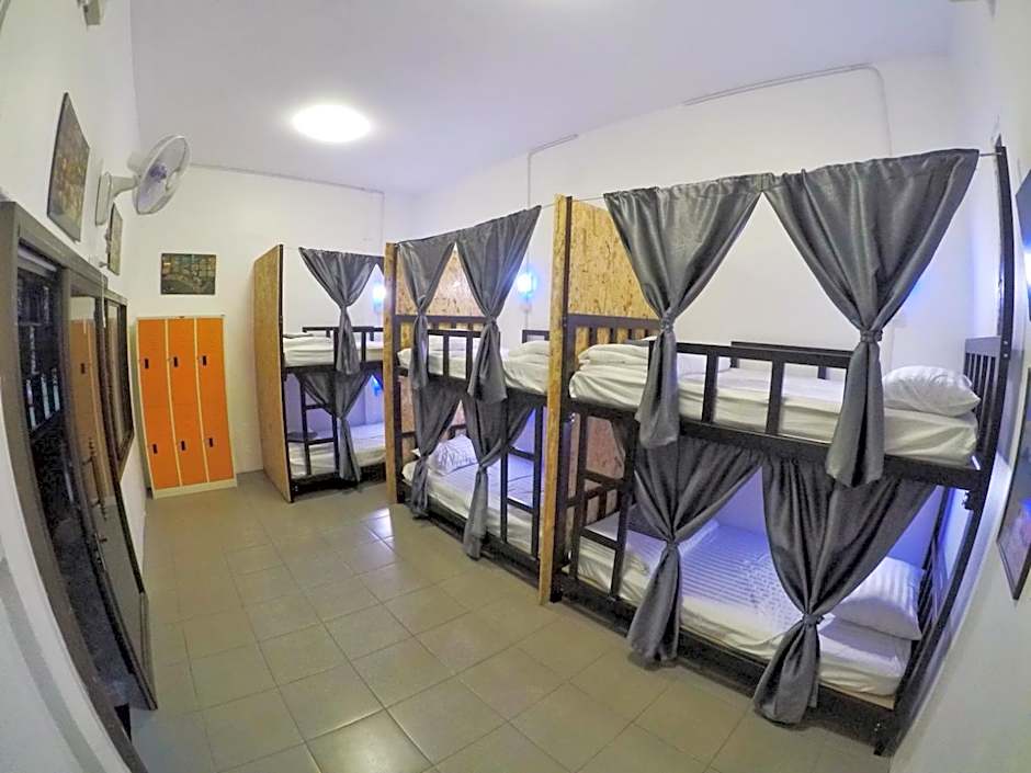 T & T Hostel Kanchanaburi