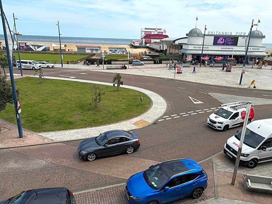 Henry's On The Prom