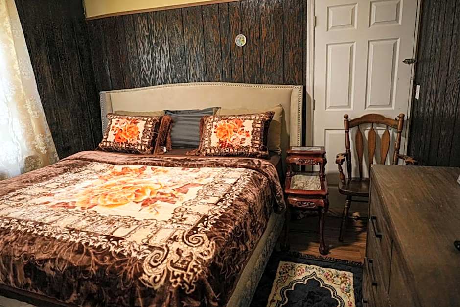 Divine Villa Guest House Harper Ave EWR AIRPORT PENN STATION NY NJ