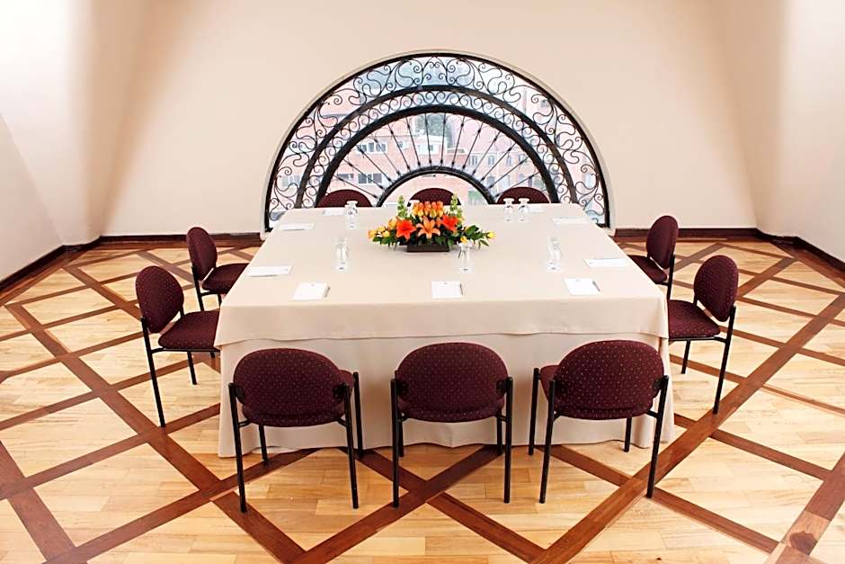 Hotel Estelar Suites Jones