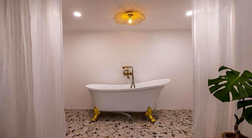 Pisces Hotel Hue