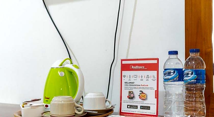 RedDoorz Plus Syariah near Java Supermall Semarang 2