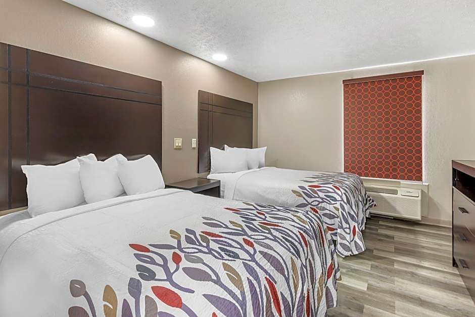 Red Roof Inn & Suites Clinton, MS