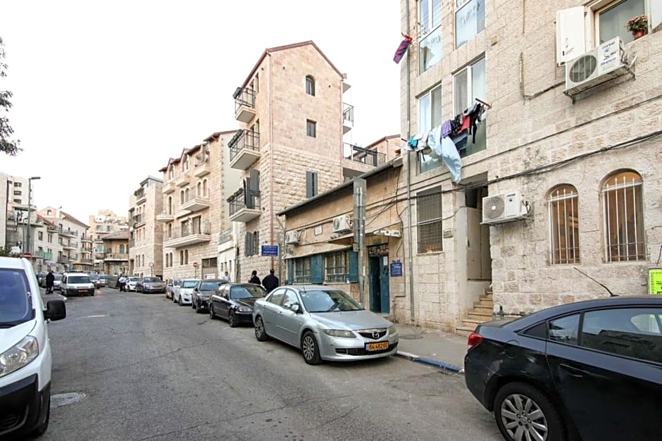 Private Hostel - Best location