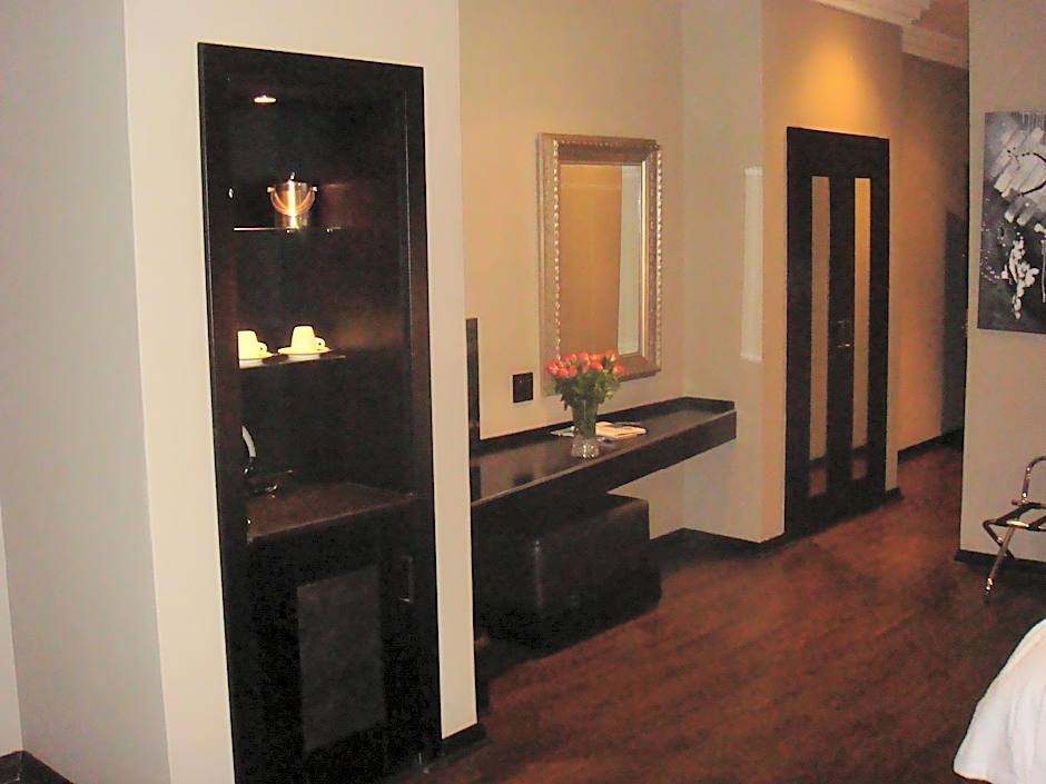 Velmore Hotel Estate