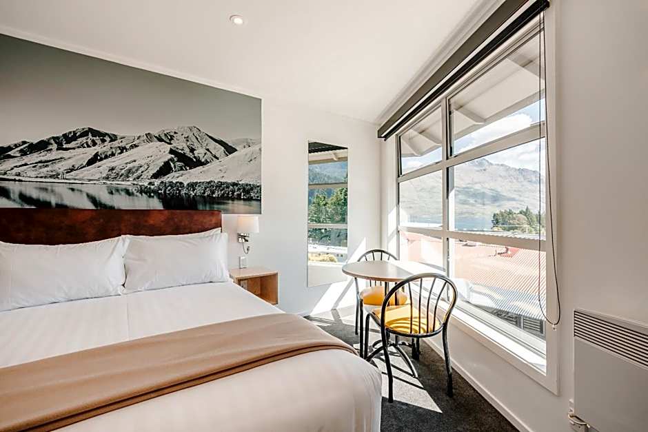 Blue Peaks Lodge
