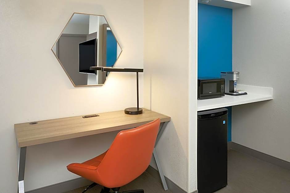 Holiday Inn Express Hotel & Suites Kendall East-Miami By IHG