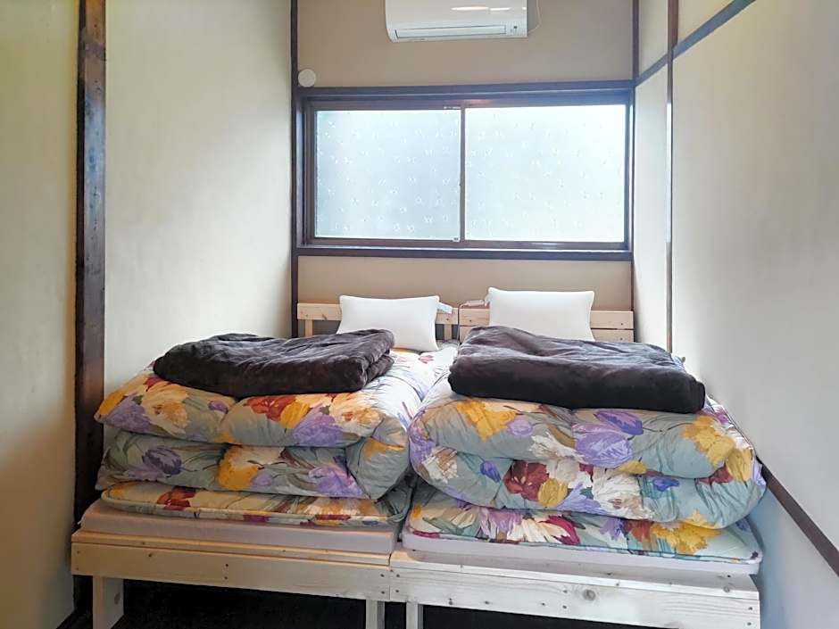 Guesthouse Bench