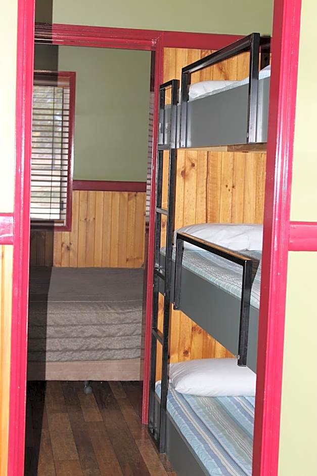 Aussie Outback Oasis Holiday Park