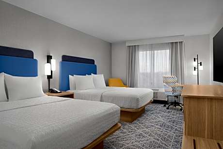 Room with Two Queen Beds - Non-Smoking