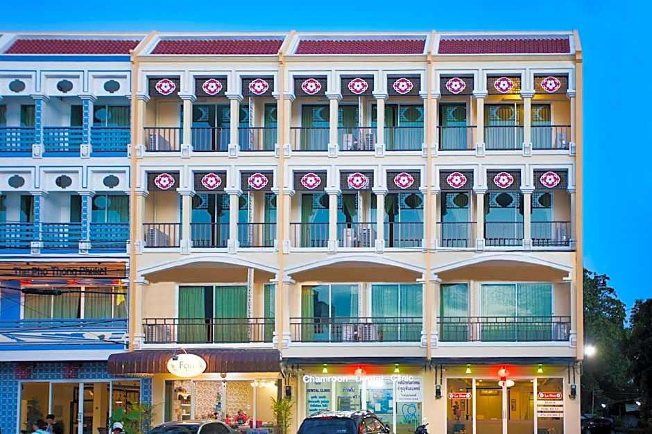 Le Hua Hotel
