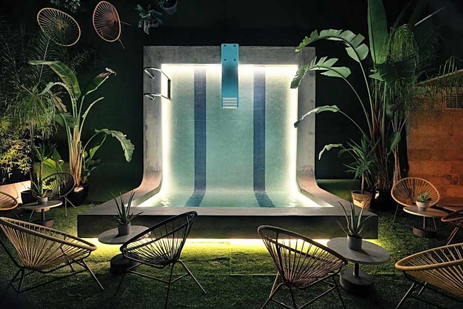 Chic & Basic Gravity