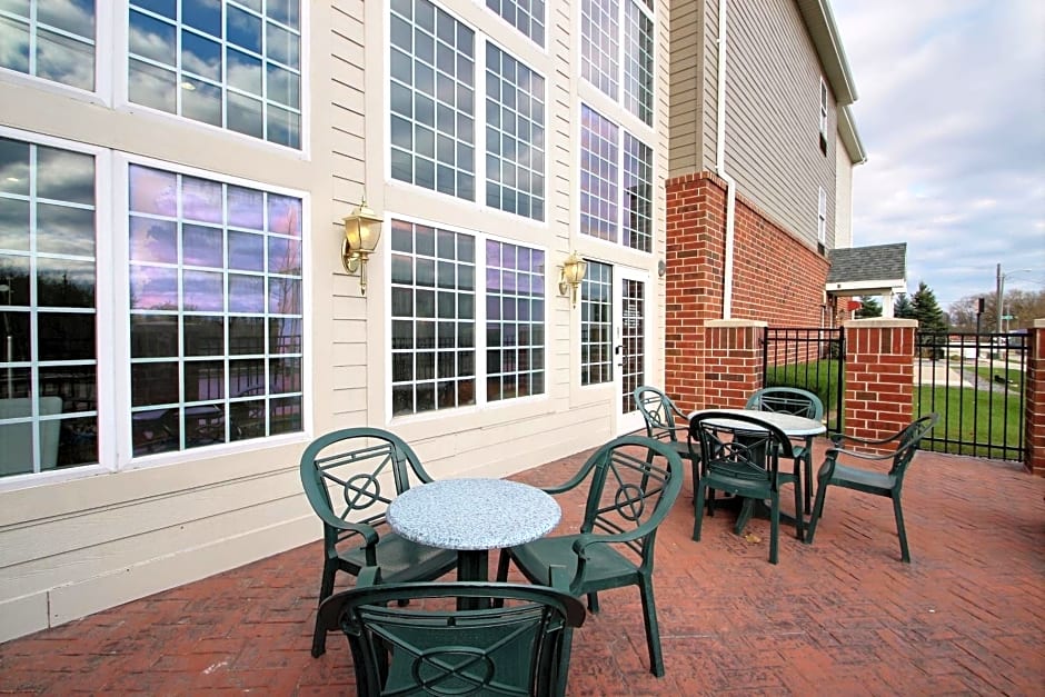 Holiday Inn Express Hotel & Suites Milwaukee Airport By IHG