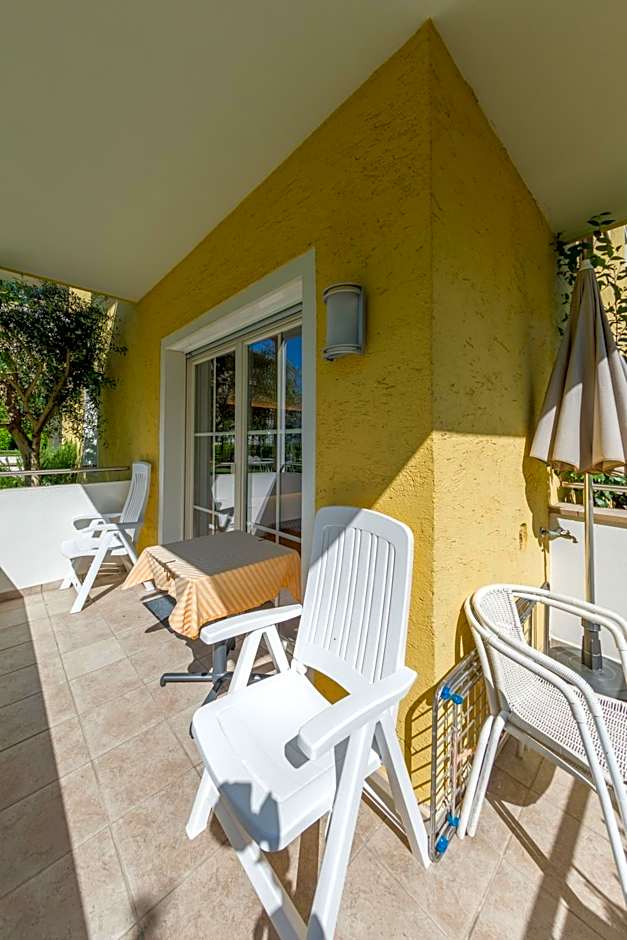 Apartments Villa Majense