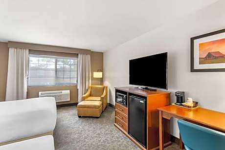 2 Queen Beds Nonsmoking Accessible