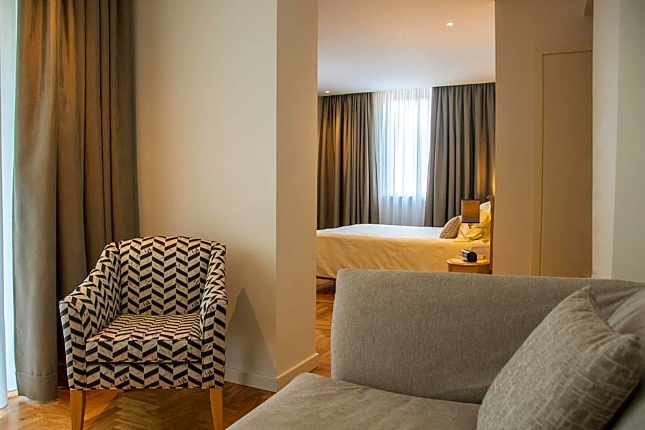 Ambassador Palace Hotel