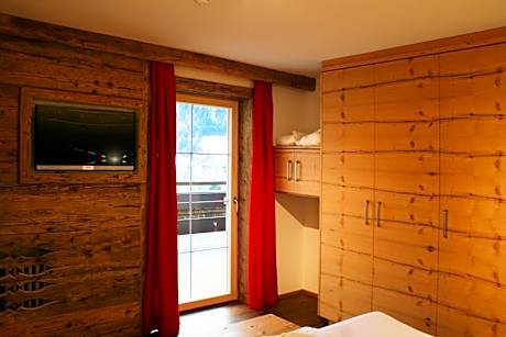 Suite with Mountain View