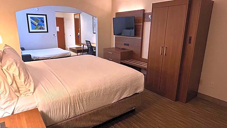 Holiday Inn Express & Suites Reidsville By IHG