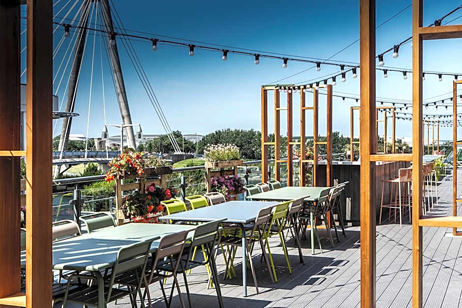 Waterfront Southport Hotel