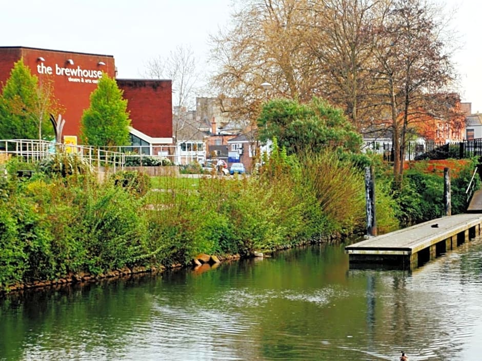 Royal Ashton Townhouse - Taunton