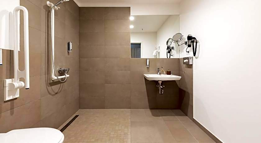 Garner Berlin - Spandau By IHG