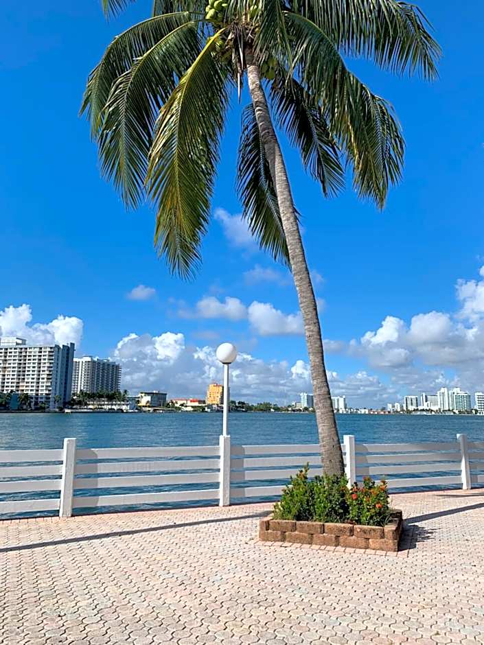 International Inn on the Bay