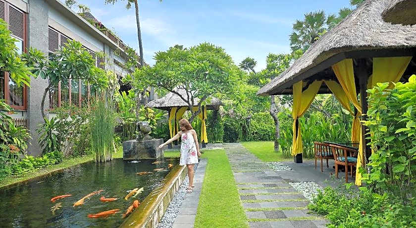 Legian Beach Hotel